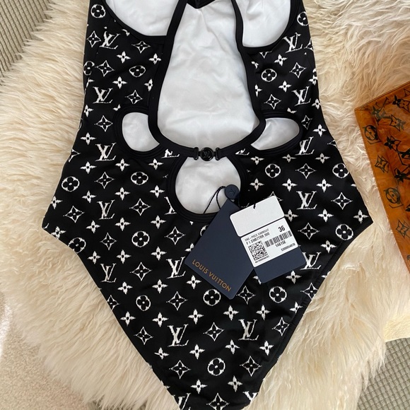๐ฉฑLOUIS VUITTON Blurry Swimsuit - Picture 5 of 10